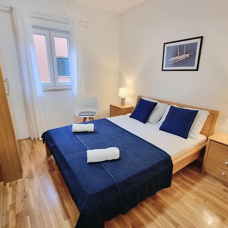 App Oleander Apartment Umag Exterior photo